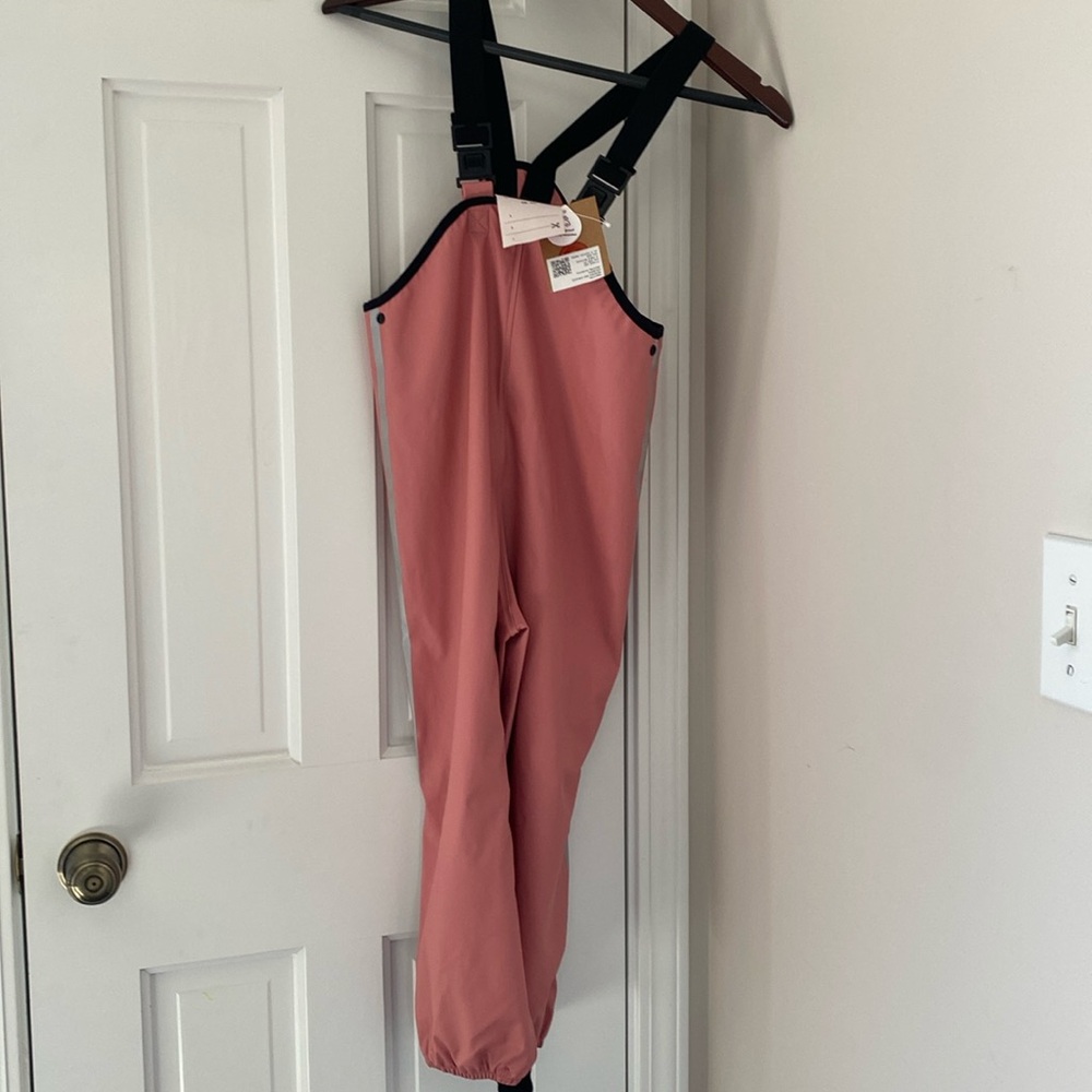 NWT Reima rubber rain pants, raingear for kids.  Outdoor schools, montessori.